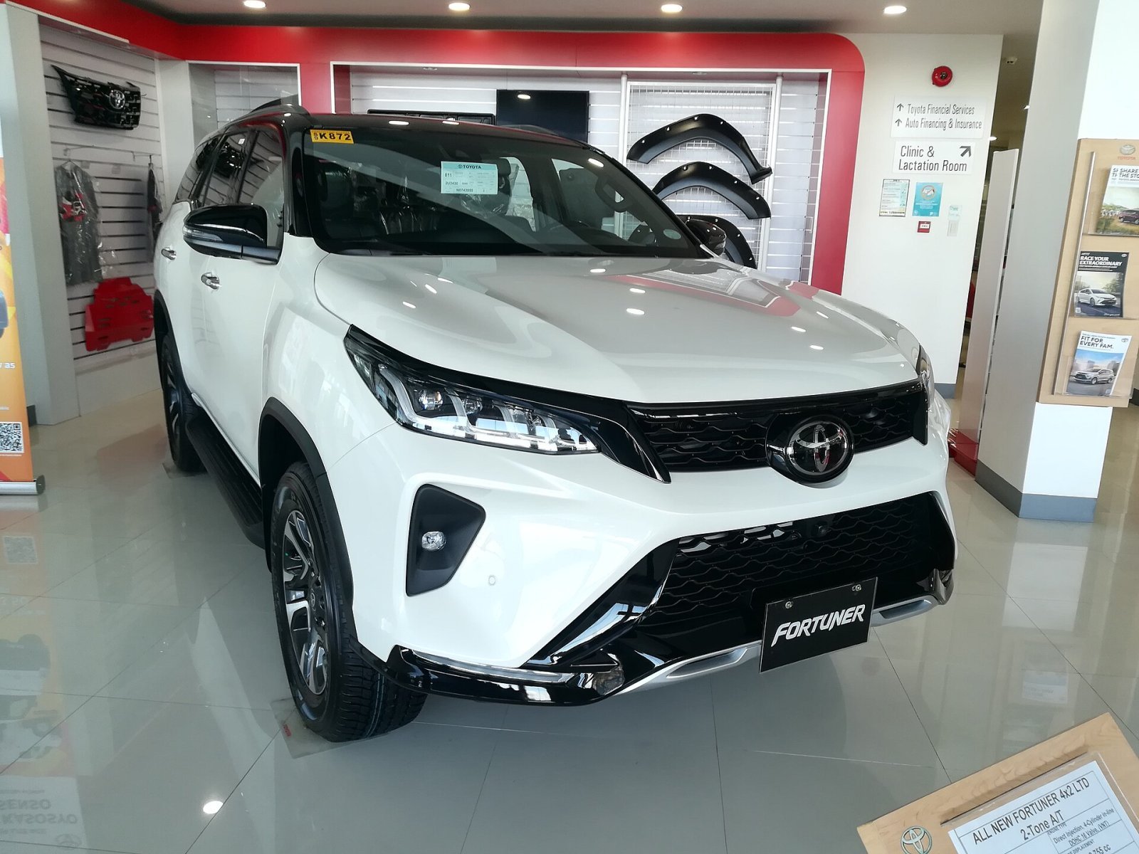 Fortuner Legender — Dual Tone White